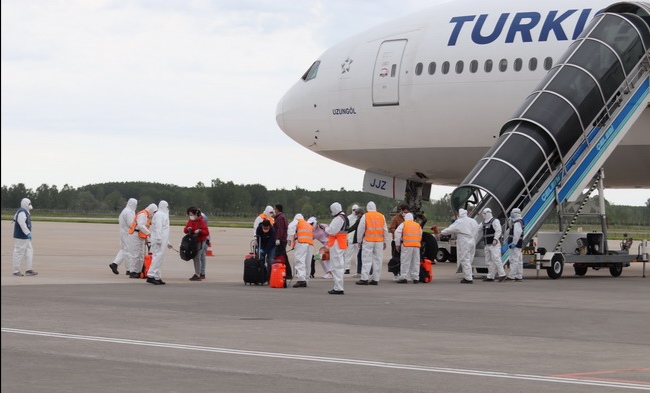 BAE'DEN 195 TÜRK VATANDAŞI SAMSUN'A GETİRİLDİ