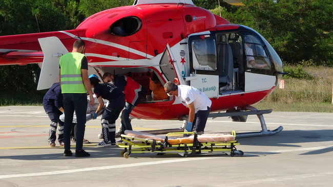 SICAK KAHVEYLE YANAN ÇOCUK AMBULANS HELİKOPTERLE HASTANEYE SEVK EDİLDİ