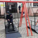 sinop-ta-lise-ogrencileri-engelli-bireyler-icin-engelli-salincagi-yapti_d1d78