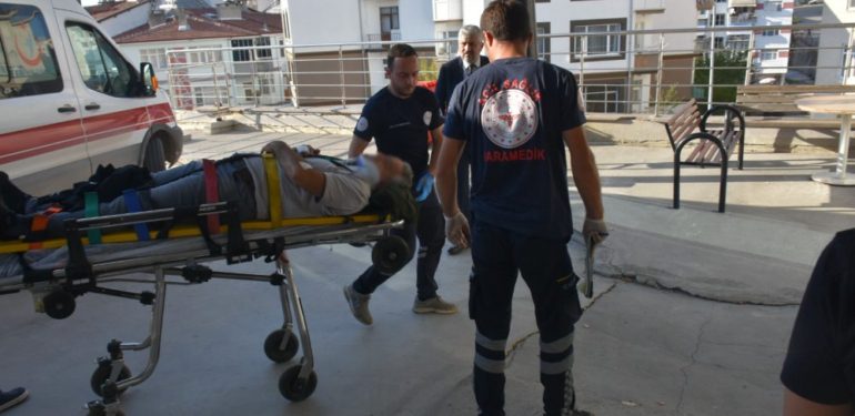 Valinin konvoyunda kaza bir araç şarampole yuvarlandı…