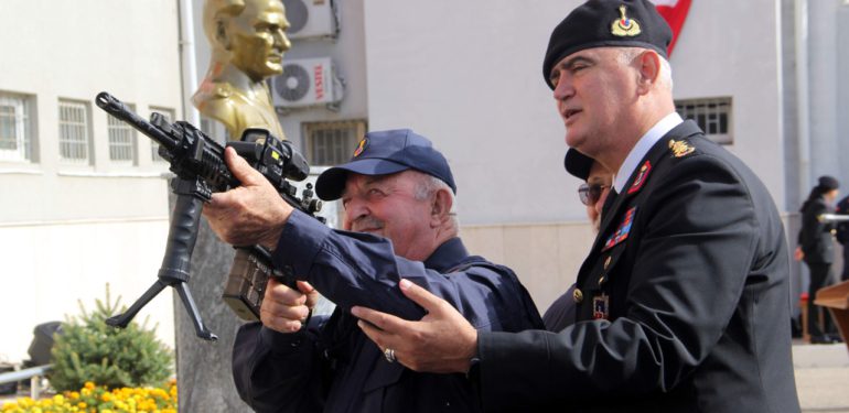 Sinop’ta Cumhuriyet’in 100. yılında “dedeler” jandarma olma heyecanı yaşadı