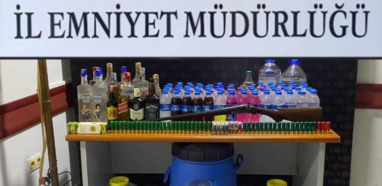 Sinop’ta sahte içki operasyonunda 4 zanlı yakalandı