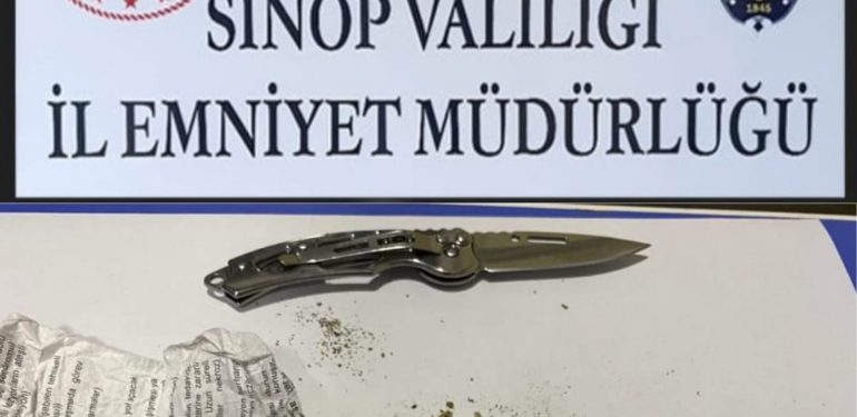Şüpheli şahsın üzerinden bıçak ve uyuşturucu madde çıktı