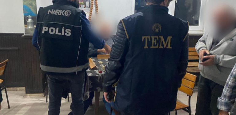 Aranması bulunan 2 kişi Sinop’taki denetimde yakalandı