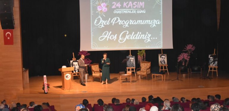 Ögretmenlerden şiir ve türkü gecesi…