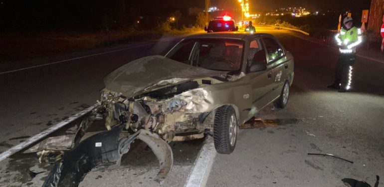 Boyabat mezbahane mevkiinde iki araç çarpıştı 9 yaralı…