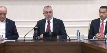 asgari_ucret_belli_oldu_iste_is_dunyasindan_yeni_asgari_ucrete_ilk_tepkiler_pes_pese_aciklamalar_1703698453_9172_w750_h421