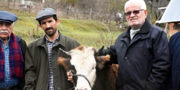 boyabat-muhtar-huzurevi-icin-inegini-bagisladi-938754