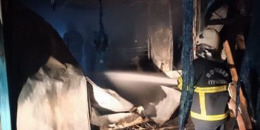 boyabat_iscilerin_kaldigi_konteynerde_yangin_cikti_h8105_6b1d4