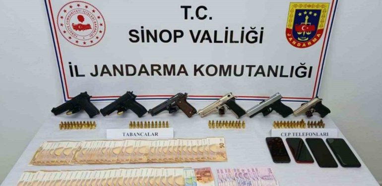 Ruhsatsız silah operasyonu: 5 gözaltı