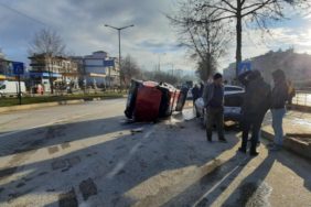 boyabat_emniyet_kavsaginda_trafik_kazasi_h8240_44089