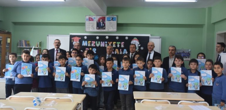 Boyabat’ta 8 bin 580 öğrenci karne heyecanı yaşadı