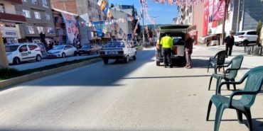 adnan_menderes_bulvariinda_yasli_kadina_otomobil_carpti_h8324_b50b1