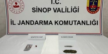 SİNOP’TA ŞÜPHELİ ARAÇTA UYUŞTURUCU ELE GEÇTİ: 2 GÖZALTI