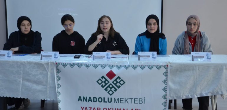 Boyabat’ta Anadolu Mektebi Yazar Okumaları programı