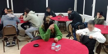 izmir-kumar-oynarken-yakalanan-43-kisiye-para-cezasi