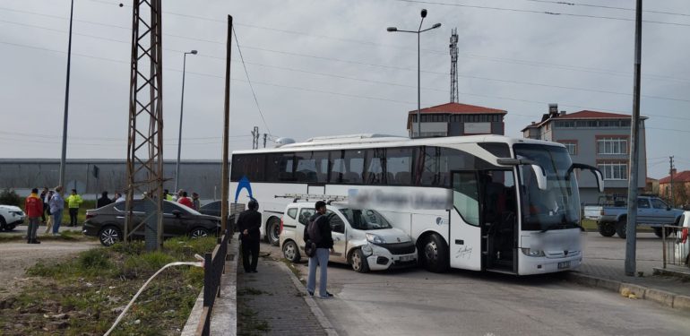 3 aracın karıştığı kazada 1 kişi yaralandı